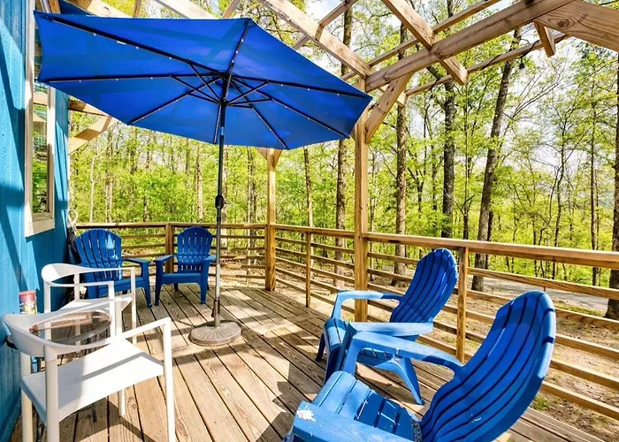 Blue Bungalow Lake Hamilton